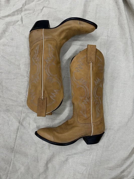 Vintage light brown with light stitching cowboy boots