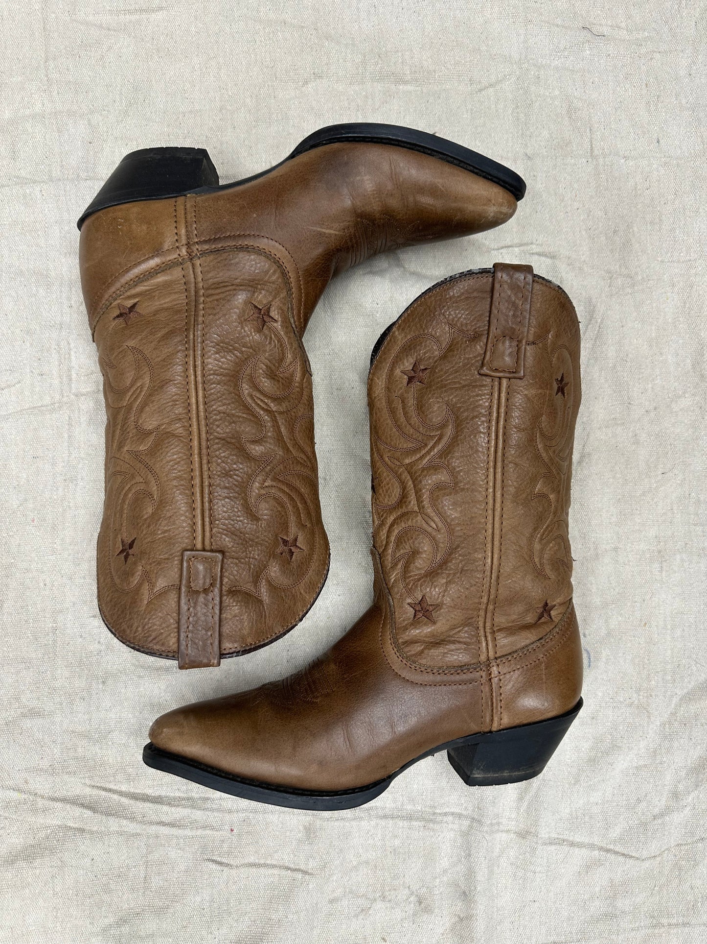 Vintage brown with star detailing cowboy boots