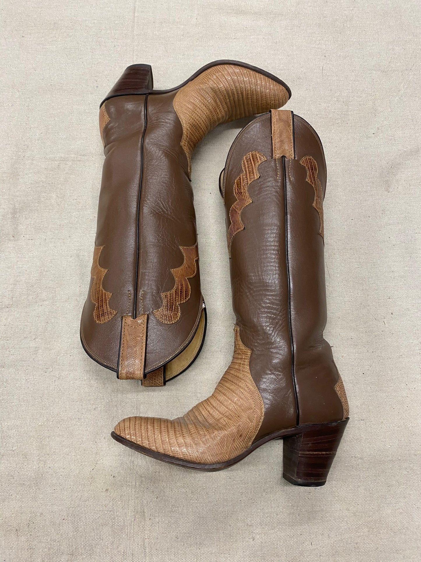 Vintage 1970's Stacked Heel Justin Boots